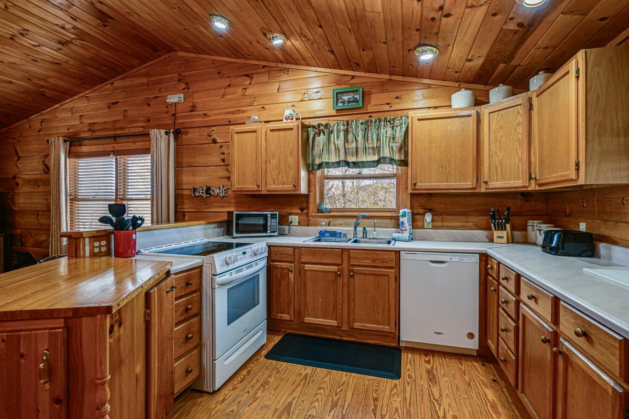Bryson City Cabin With Hot Tub, Views And Pool Table! 외부 사진