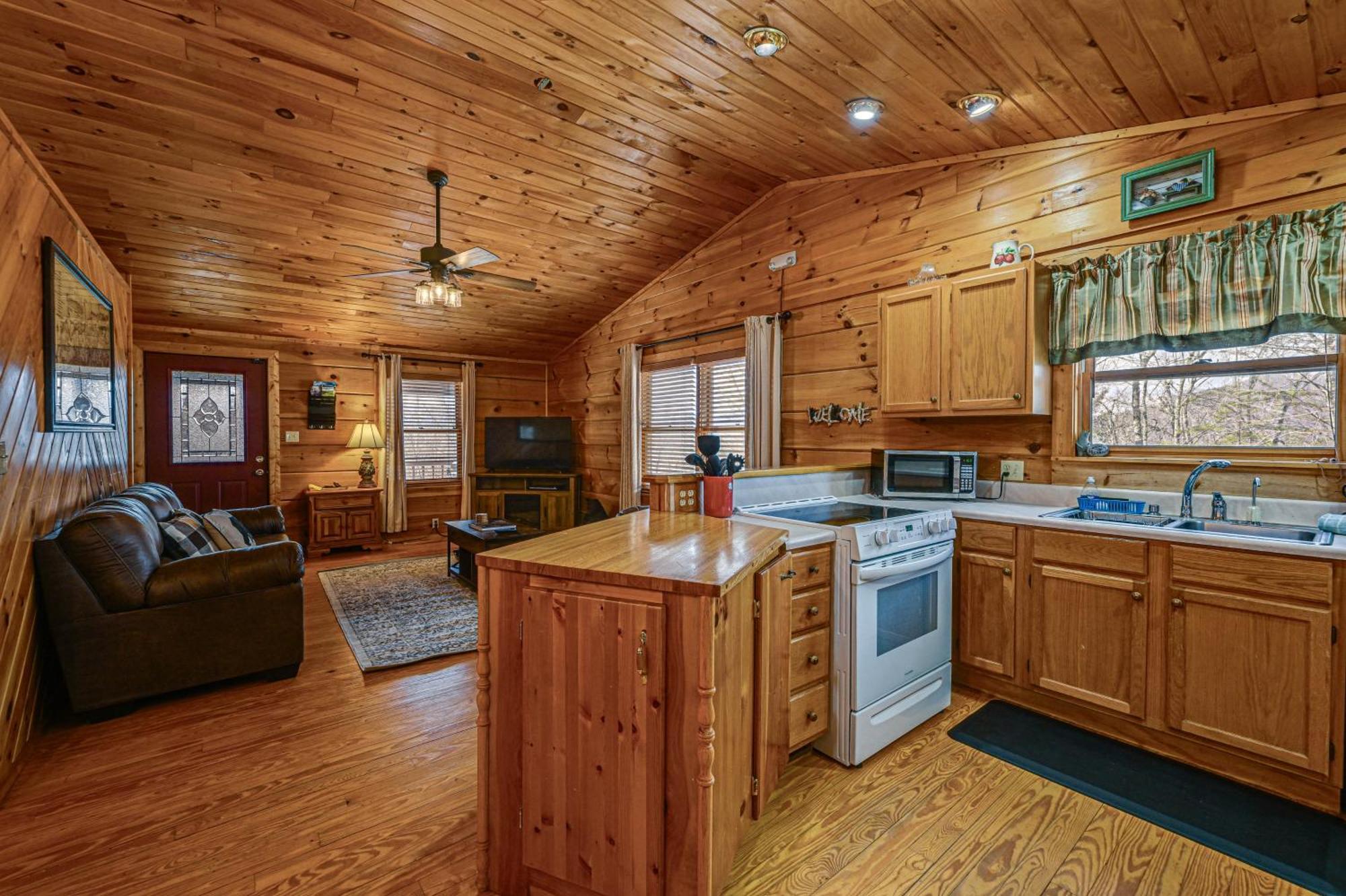 Bryson City Cabin With Hot Tub, Views And Pool Table! 외부 사진