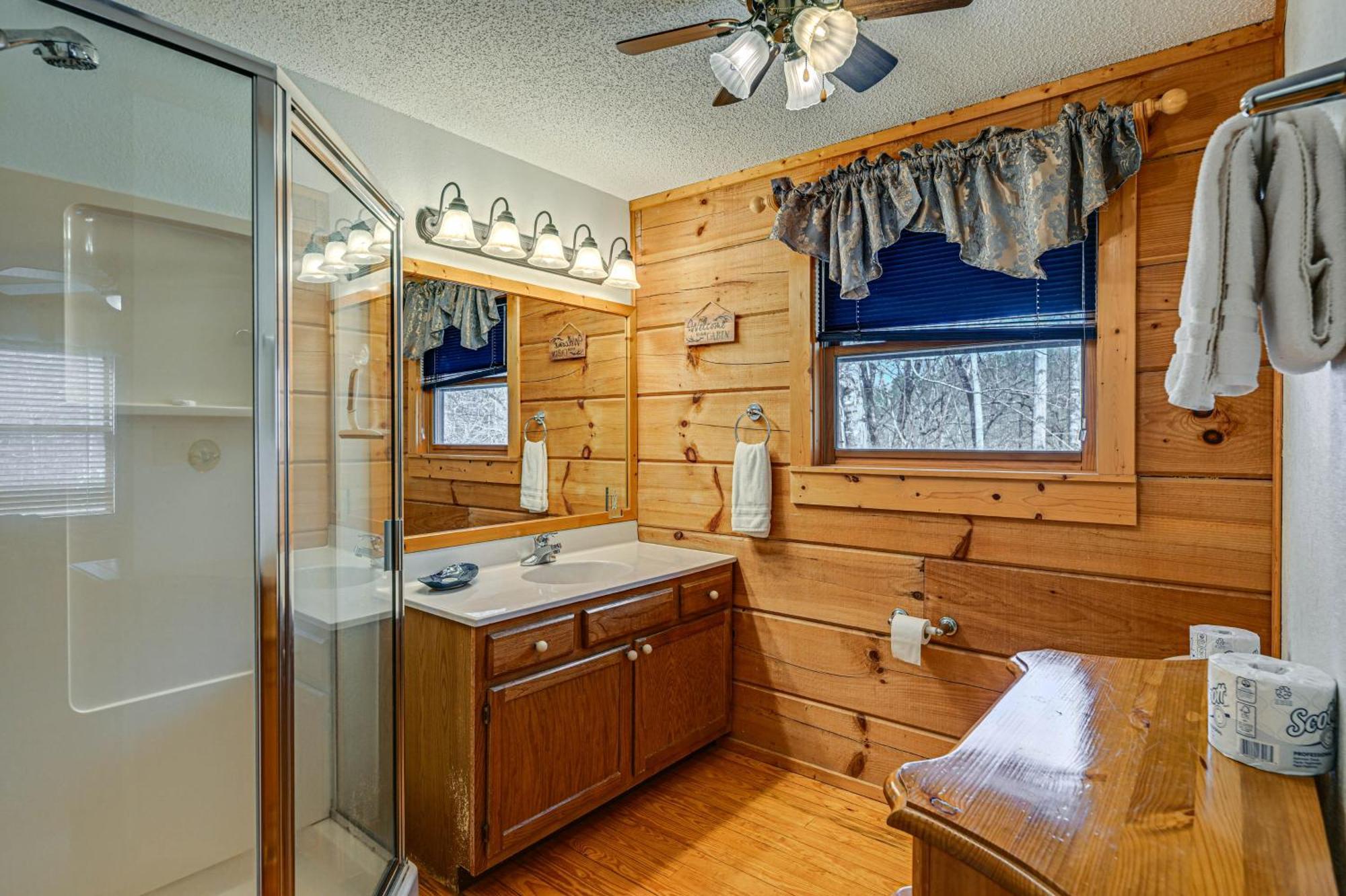 Bryson City Cabin With Hot Tub, Views And Pool Table! 외부 사진